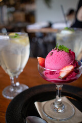 カシスのジェラートとレモネード