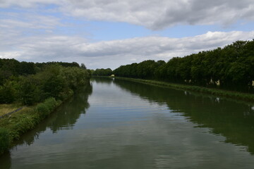 Fototapeta na wymiar am Mittelland-Kanal bei Bückeburg