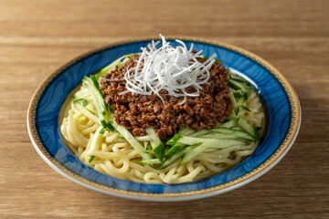 ジャージャー麺