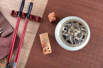Smoker and stone seal on the table