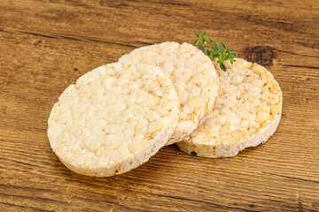 Dietary crisp bread for vegan