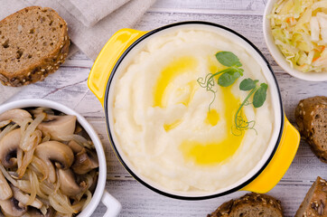 Mashed potatoes with butter