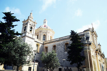 MALTA, VALETTA: Scenic cityscape view of the streets with old buildings 