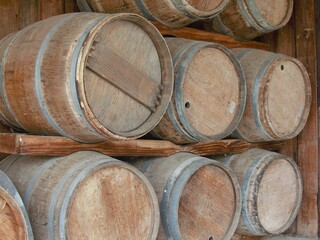  wooden barrels