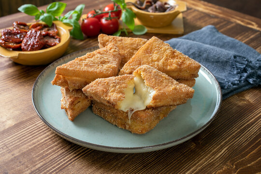 pane e mozzarella fritti gastronomia Napoletana