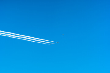 東京上空を飛ぶブルーインパルス