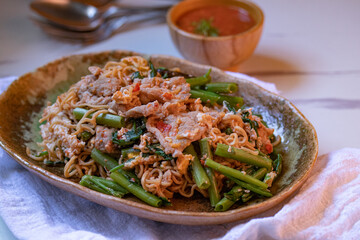 Dried sukiyaki - stir-fried vermicelli with vegetables and marinated pork