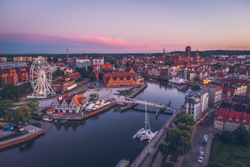 Panorama Gdańska o zachodzie słońca - obrazy, fototapety, plakaty