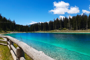 Bellissimo panorama dal sentiero del lago Montagnoli in Trentino, viaggi e paesaggi in Italia