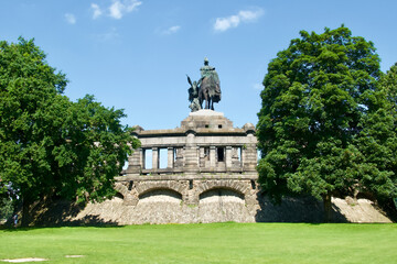 Obraz premium Kaiser-Wilhelm-Denkmal am deutschen Eck von hinten