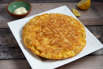 tortilla de papas al plato