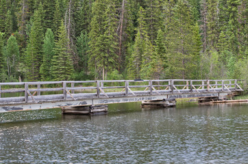Bridge connecting to Pyramid Island