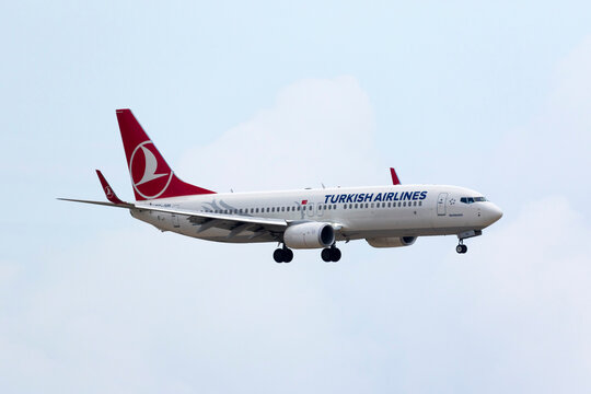 Luqa, Malta September 26, 2016: Turkish Airlines Boeing 737-8F2 [TC-JVH] on short finals runway 13.