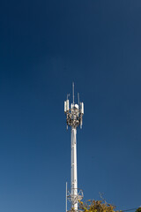 Cell phone antennas