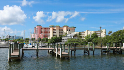 Docks, timeshares, condos, homes and hotels on Fort Myers Beach. Florida, USA. - obrazy, fototapety, plakaty