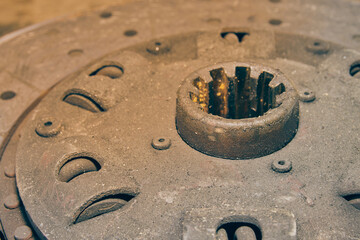 Right Frame Spline Hole of Clutch Disc and Rivet and Dust in Vintage Tone