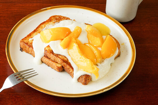 Brioche French Toast With Peaches And Cream