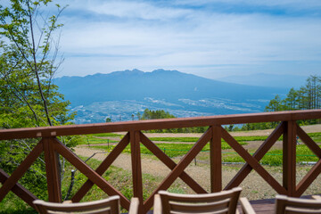 Fototapeta premium 初夏の入笠山の登山道の風景 A scenery of Nyukasa mountain trail in early summer 