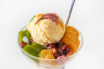 抹茶パフェ　Parfait (sundae) using matcha (Japanese powder tea) 