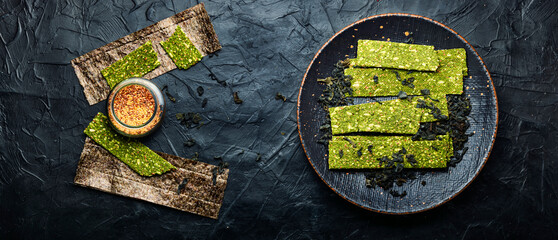 Kelp and spirulina chips, crispy seaweed