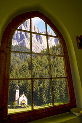 Chiesetta sulle Dolomiti