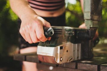 Sanding wood