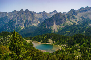 Fototapeta na wymiar Idyllic natural mountainous landscape with a lake in north Spain.