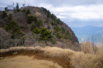 三ツ峠山登山道の風景 A view of the Mt. Mitsutoge trail