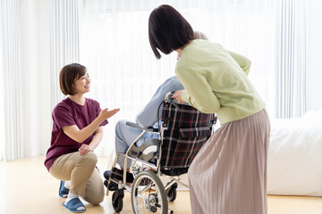 介護,リハビリ　シーン