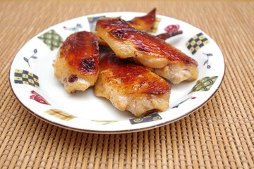 味噌漬けした鶏手羽のグリル焼き