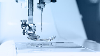 sewing machine foot and item of clothing