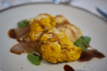 Cauliflower with cheese and balsamic vinegar