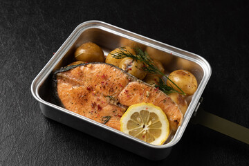 鮭のステーキ　Photo of autumn salmon garlic steak 