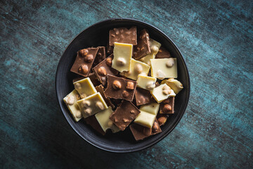 Nutty white and dark chocolate with hazelnuts.