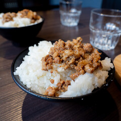 台湾おいしいルーローハン、魯肉飯、屋台の人気グルメ料理