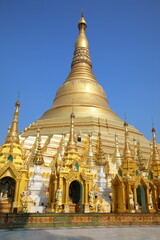 Naklejka premium View of Shwedagon Pagoda in Yangon, Vietnam