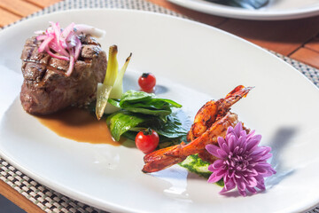 Platillo mexicano Mar y Tierra 