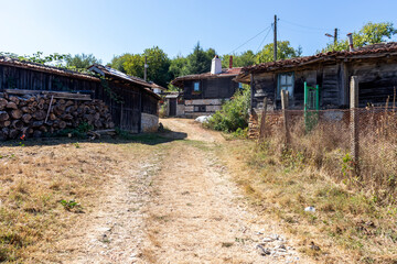 Fototapeta na wymiar Old Houses in the historic village of Brashlyan, Bulgaria