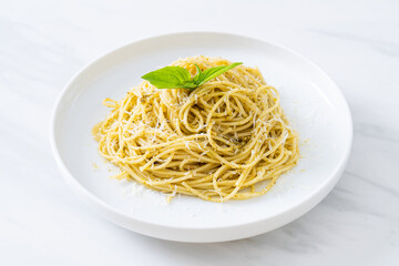 pesto spaghetti pasta - vegetarian food