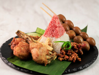 Tumpeng Merah Putih