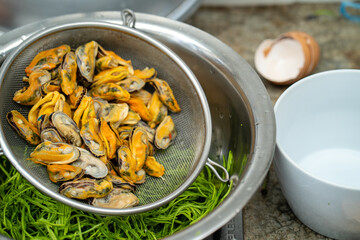 Cooked mussel prepare of cooking.