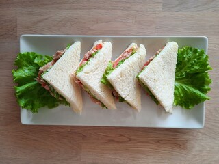sandwich with salmon