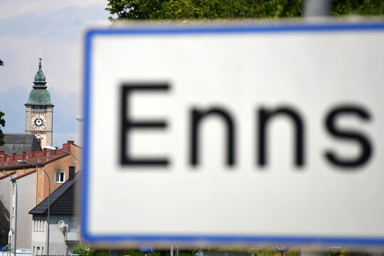 Stadtturm und Stadtplatz von Enns, Ober&ouml;sterreich, &Ouml;sterreich, Europa