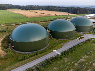 Luftaufnahme einer Biogasanlage - obrazy, fototapety, plakaty