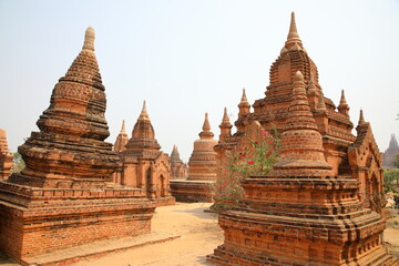 Fototapeta premium View of Khaymingha Pagoda, Bagan, Myanmar