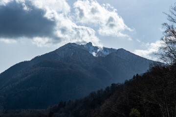 Fototapeta premium 北海道 支笏湖の春の風景