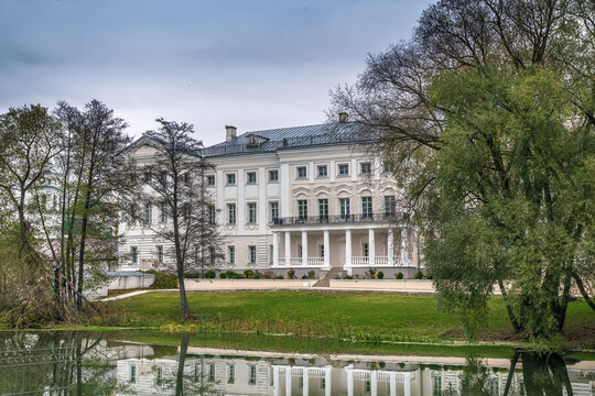 Manor building, Polotnyany Zavod, Russia