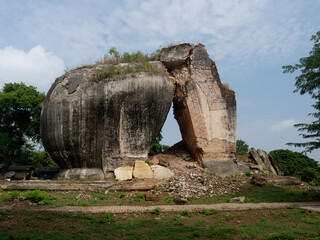 The Mingun Pagoda largest brick building in the world Unfinished due to an earthquake. Mingun, Myanma, Burma