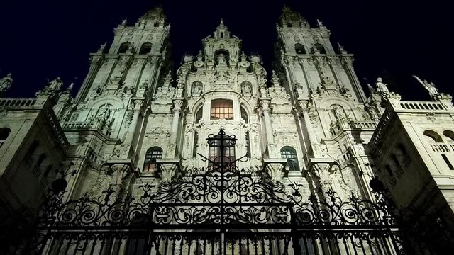 Vista nocturna de la fachada del Obradoiro catedral de Santiago de Compostela, Espa&ntilde;a