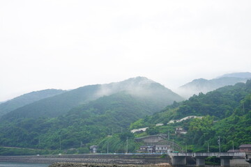 Fog on Mountain and Seashore of Shimonada in Ehime, Japan - 日本 愛媛県 下灘 海 山霧